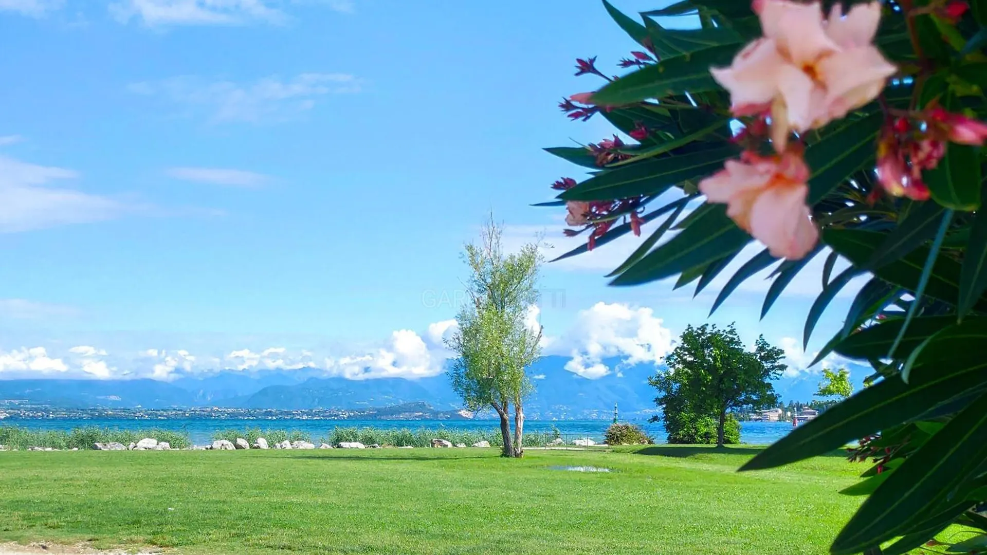 King Loft - Attico Vista Lago Sirmione Apartman